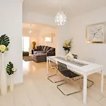 Villa By Ocvillas